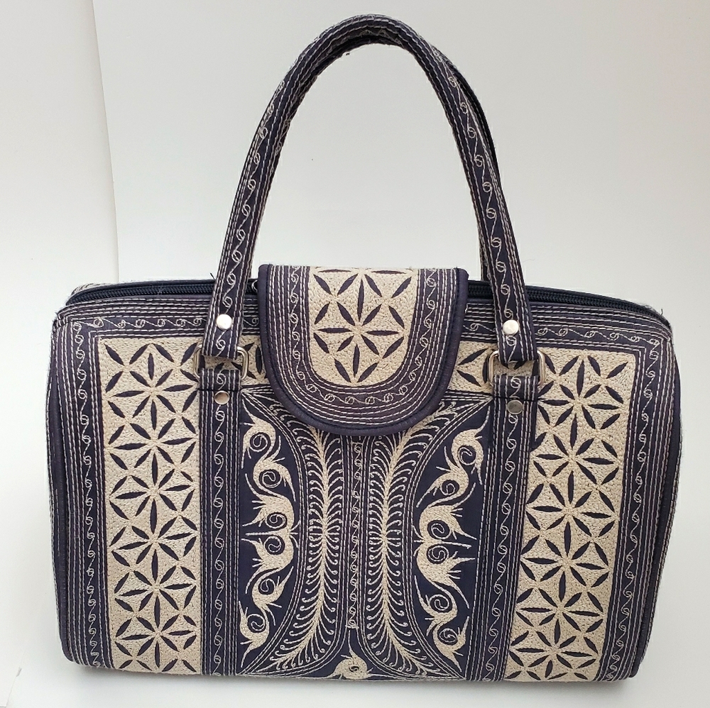 Laga Designs Besar Large Purse